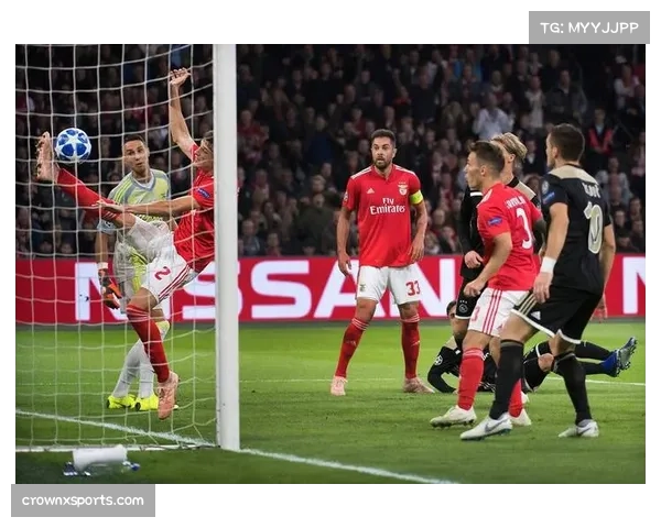 阿贾克斯临时主帅格里姆调整战术 三连胜助球队止跌回升